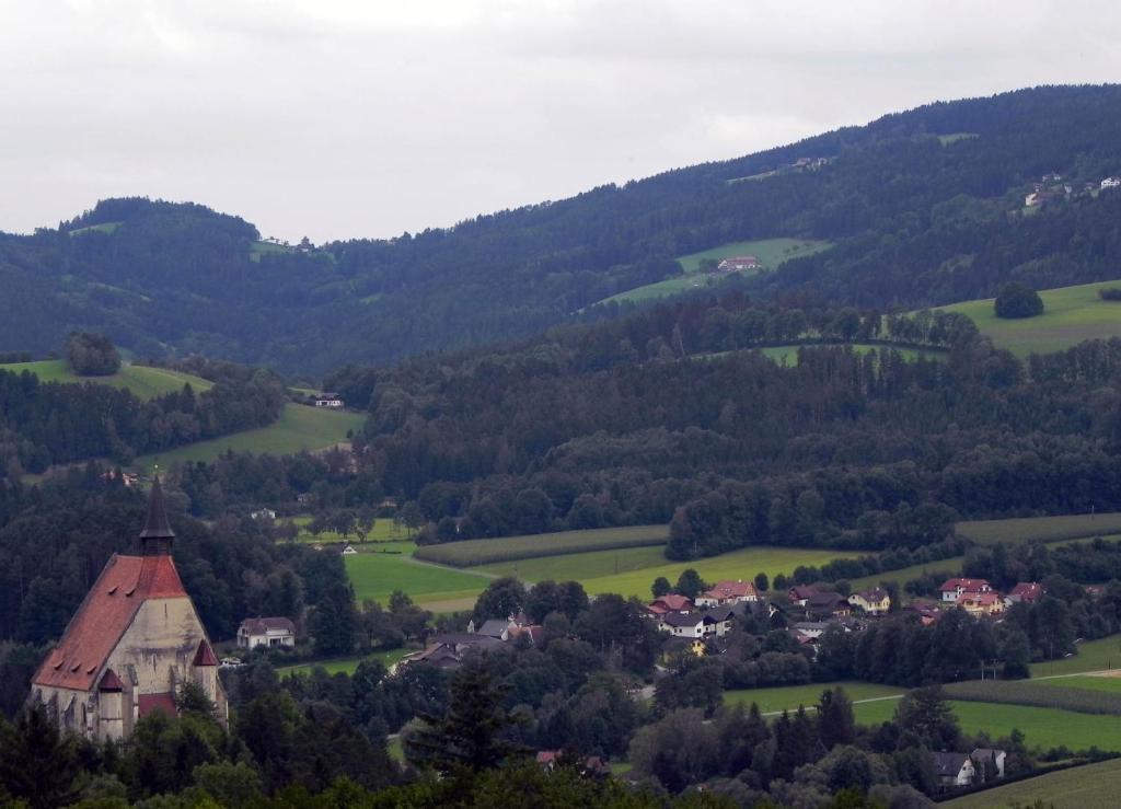 Gasthof Grüner Baum Kirchberg am Wechsel Dış mekan fotoğraf